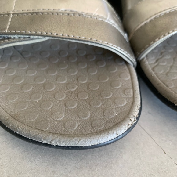 Vionic Silver Camila Sandal Orthopedic Summer Fall Metallic Retro Comfort - Picture 4 of 9